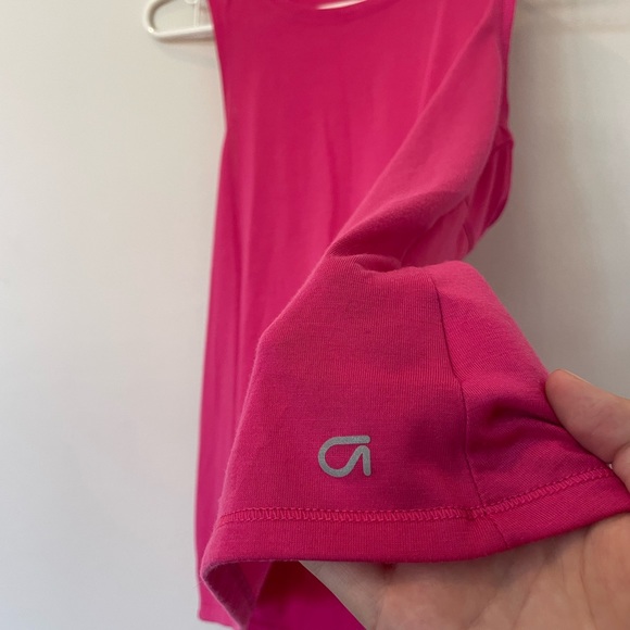 PINK GAPFIT TANK WITH BACK CUTOUT SIZE M - Picture 2 of 6